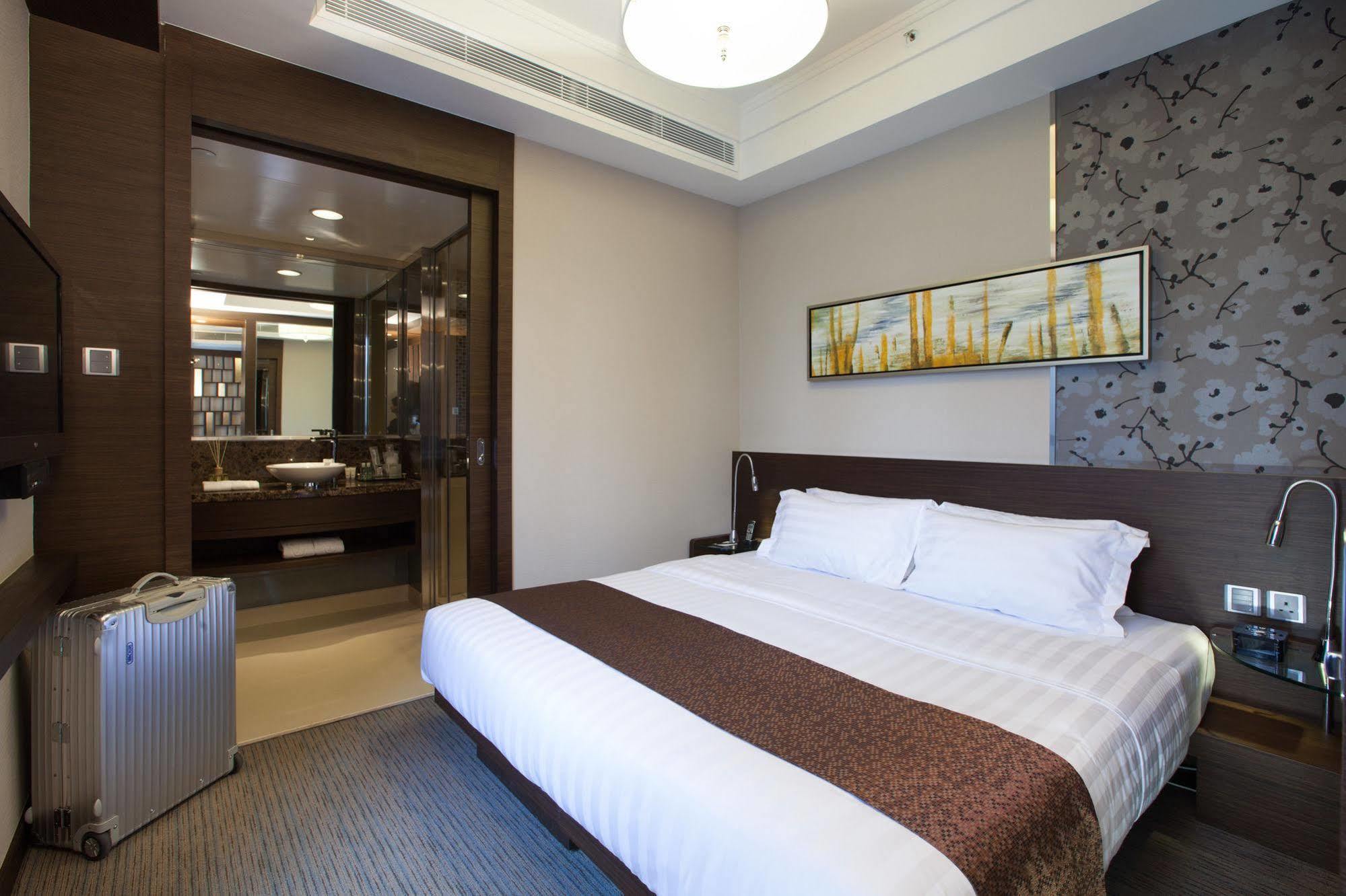 Rosedale Hotel Kowloon Hong Kong Exterior foto